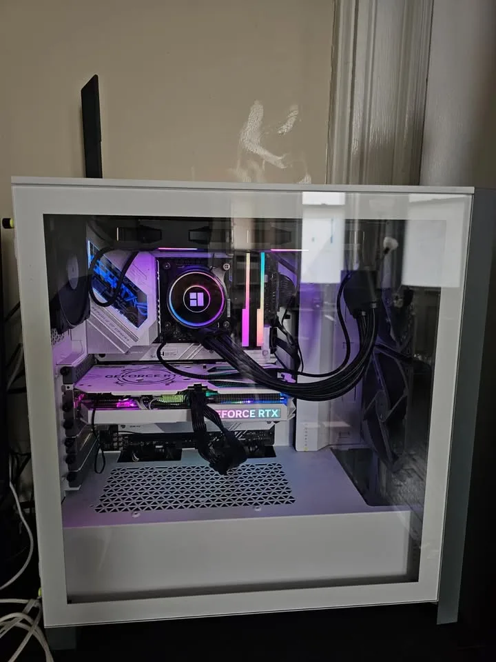 Gaming PC + 240Hz ViewSonic Monitor - i9-14900KF RTX 4060 Ti image indicator(3)