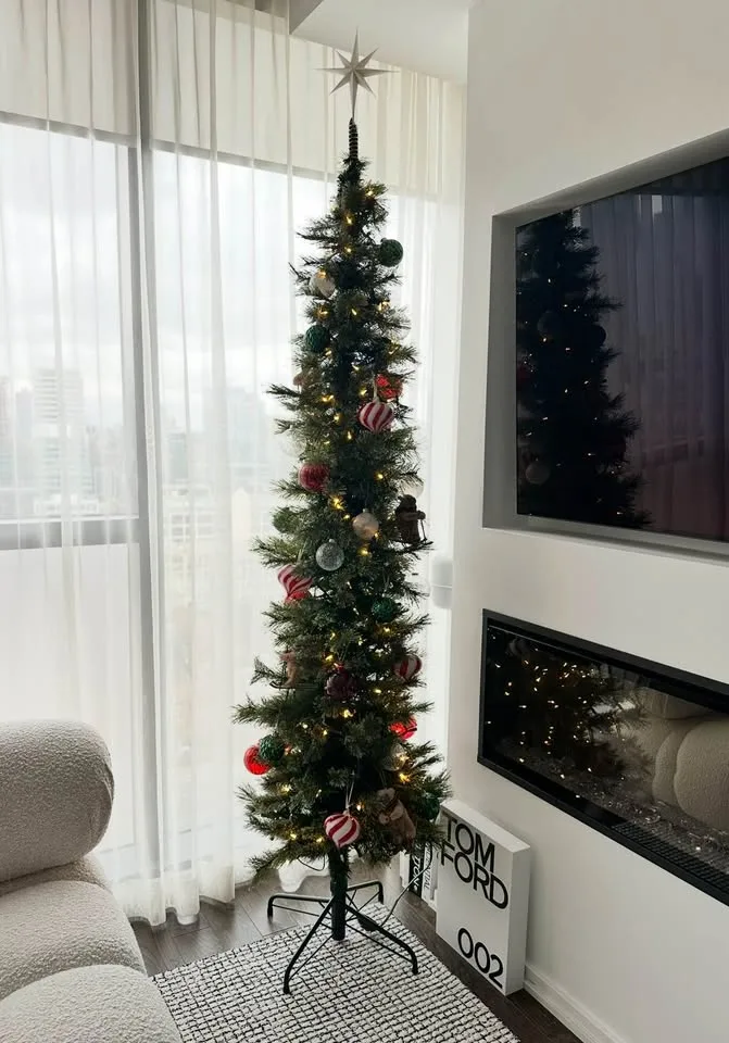 7ft Pre-Lit Cashmere Christmas Tree - Ashland image indicator(2)