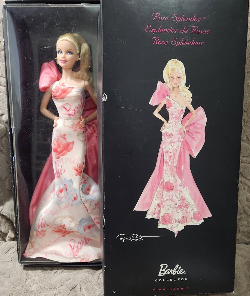 Rose Splendor Barbie - Barbie Collector Pink Label - Avon - photo 2