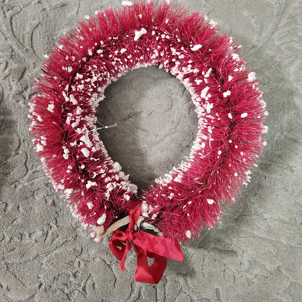 3 Flocked Vintage Christmas Bottle Brush Wreaths - photo 4