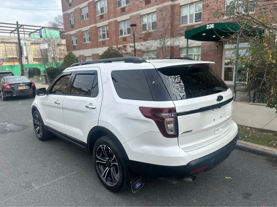 2014 Ford Explorer · Sport Utility 4D image indicator(6)