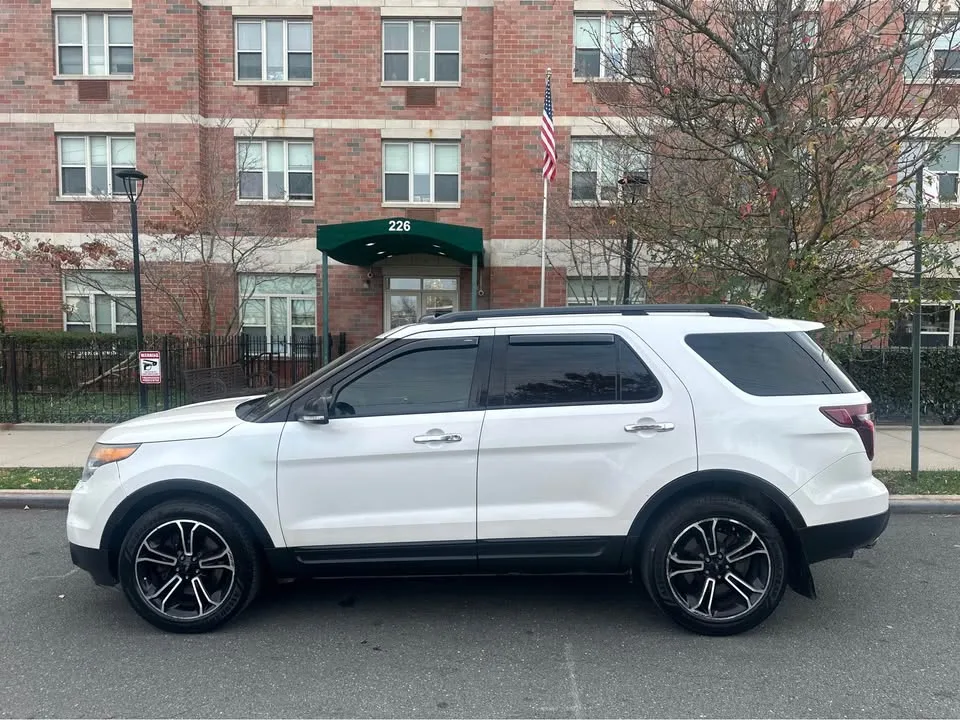 2014 Ford Explorer · Sport Utility 4D image indicator(7)