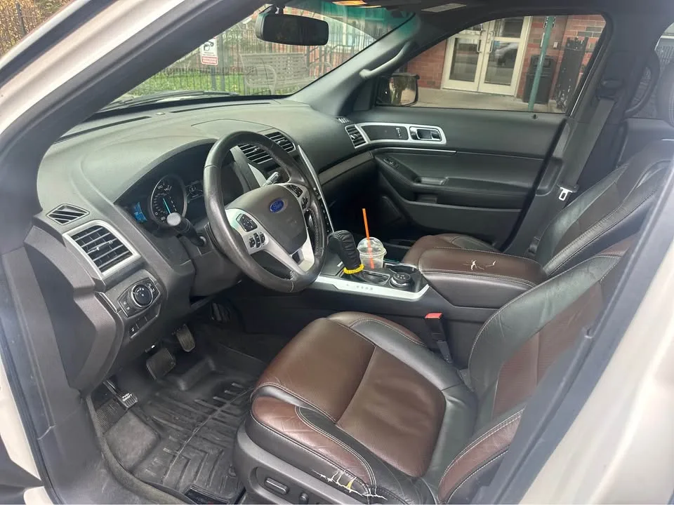 2014 Ford Explorer · Sport Utility 4D image indicator(8)