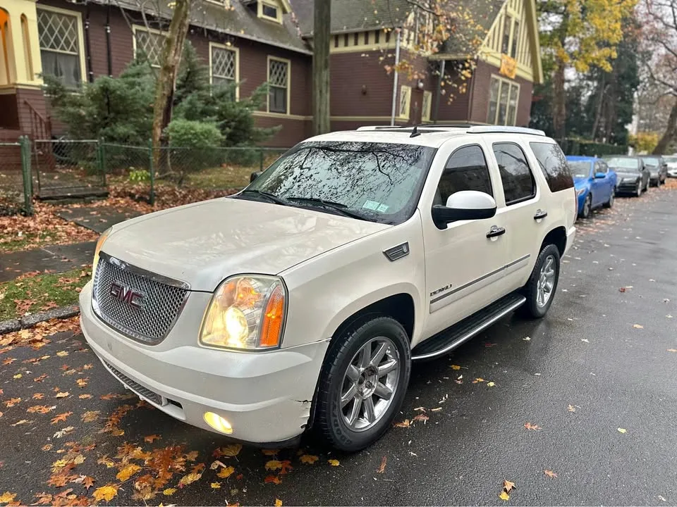 2010 GMC Yukon Denali · Sport Utility 4D