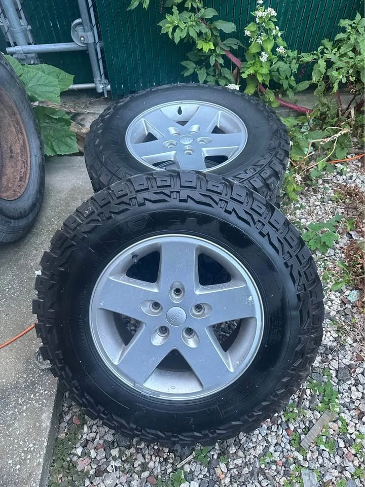 Jeep Wrangler jk wheels image indicator(4)