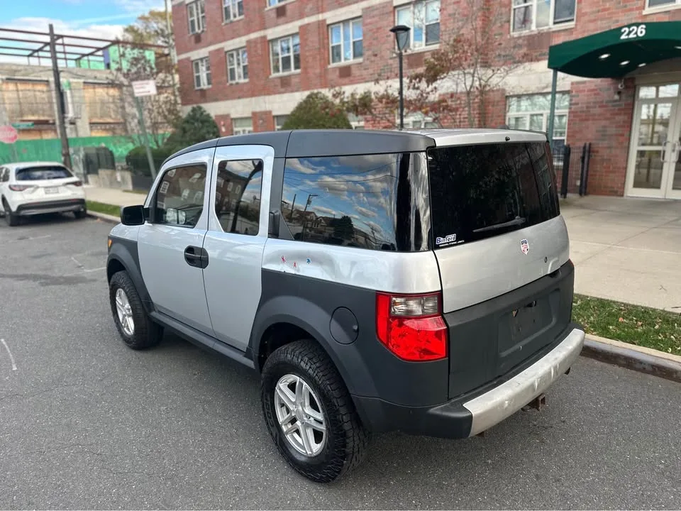 2007 Honda Element · LX Sport Utility 4D image indicator(7)