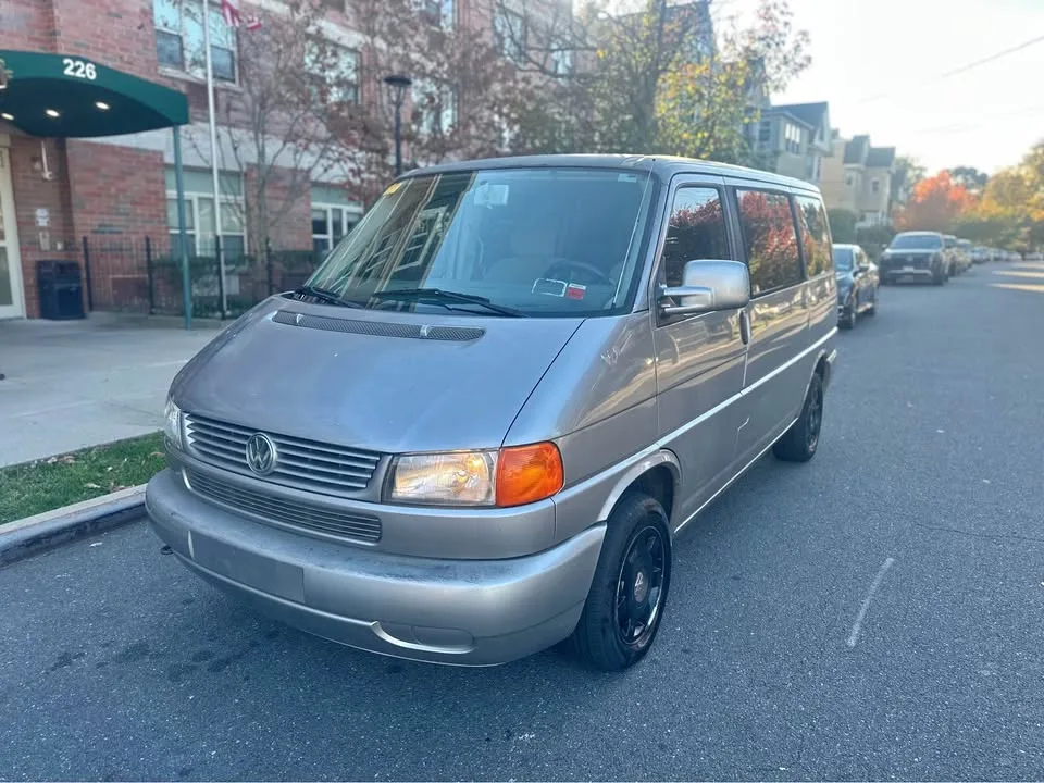 2000 Volkswagen Eurovan · MV Minivan 3D