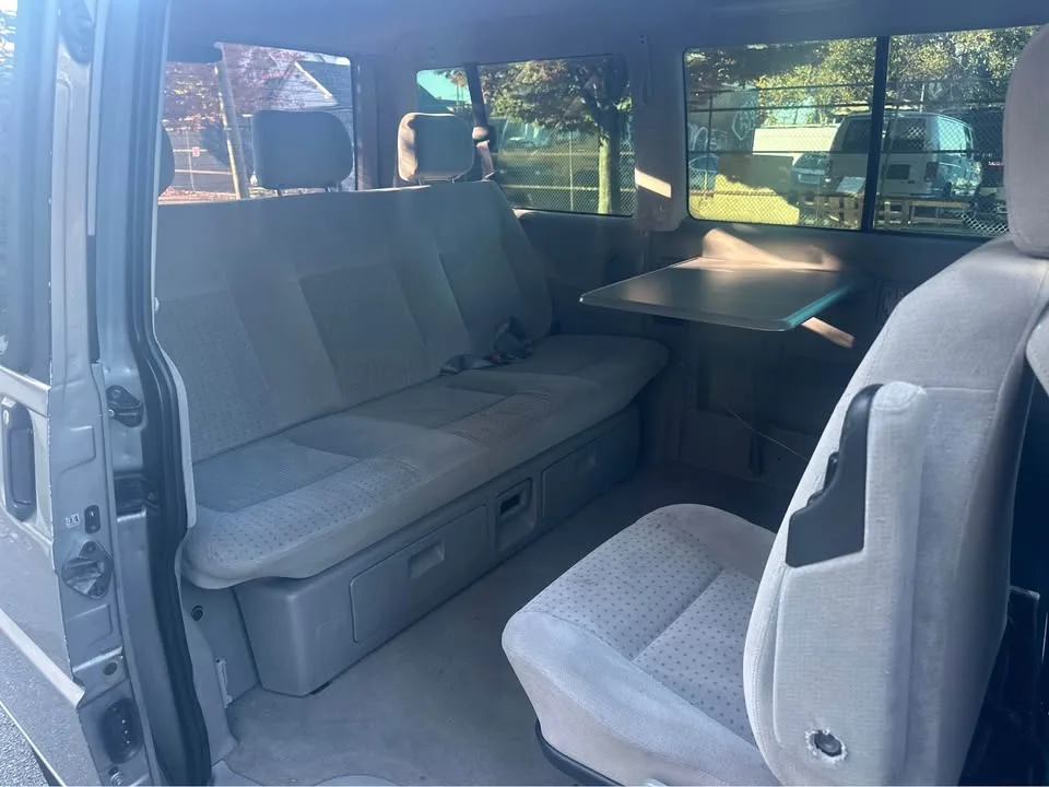 2000 Volkswagen Eurovan · MV Minivan 3D image indicator(9)