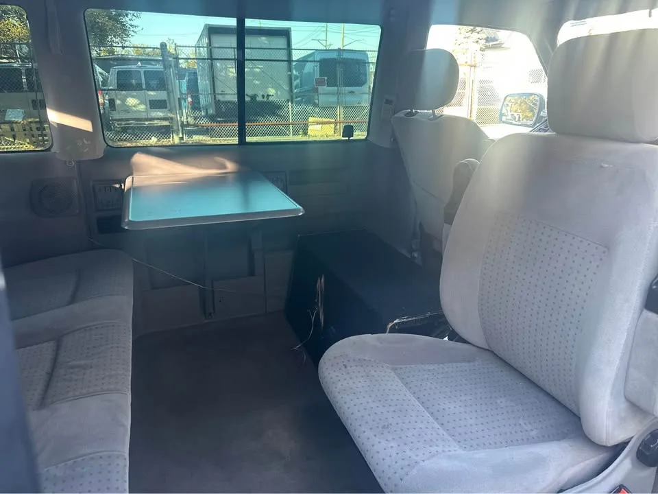 2000 Volkswagen Eurovan · MV Minivan 3D image indicator(10)