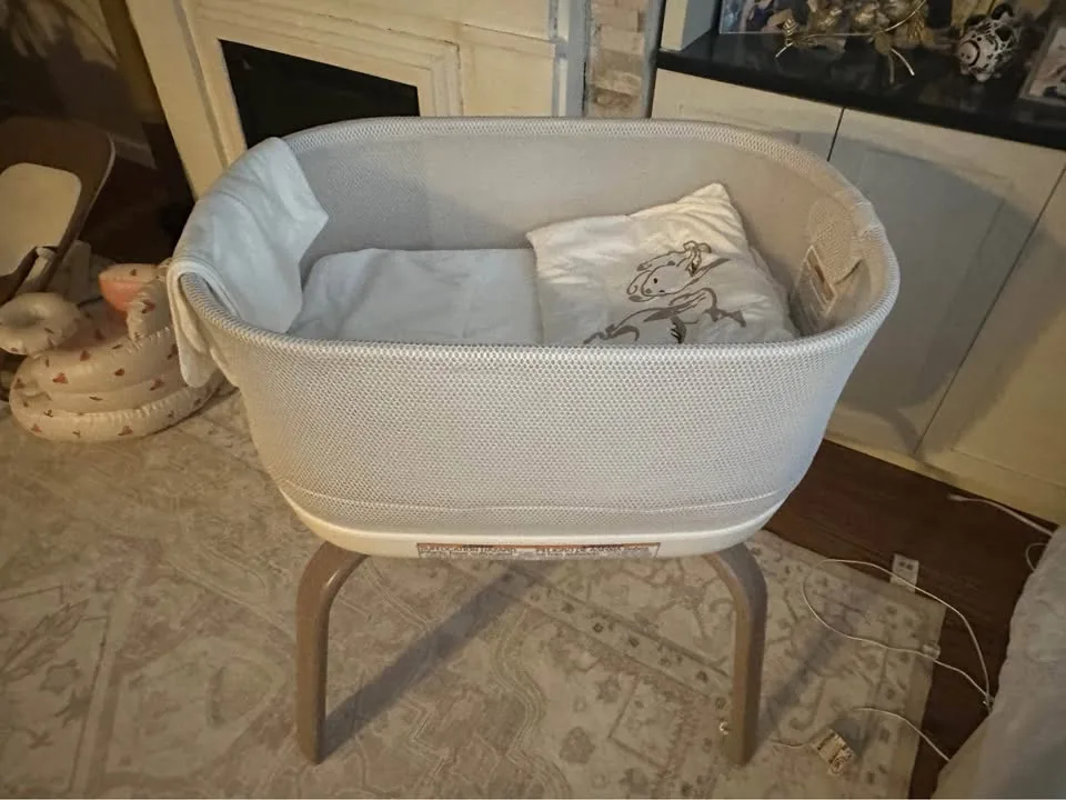 SmartSense™ Soothing Bassinet image indicator(3)