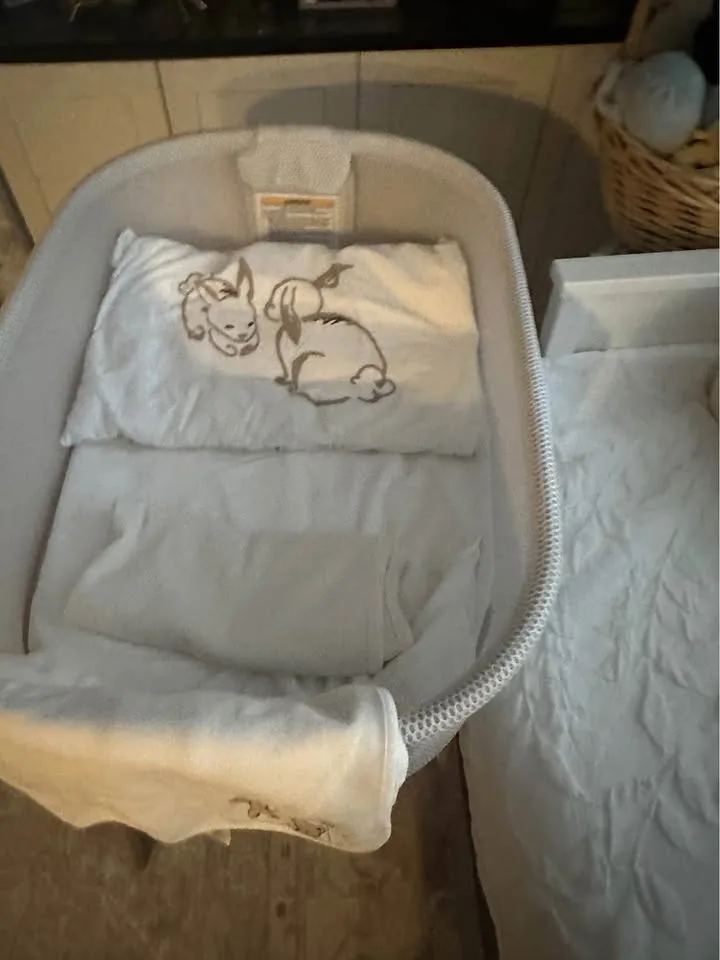 SmartSense™ Soothing Bassinet image indicator(4)