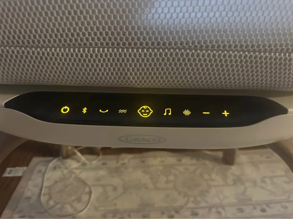 SmartSense™ Soothing Bassinet image indicator(5)