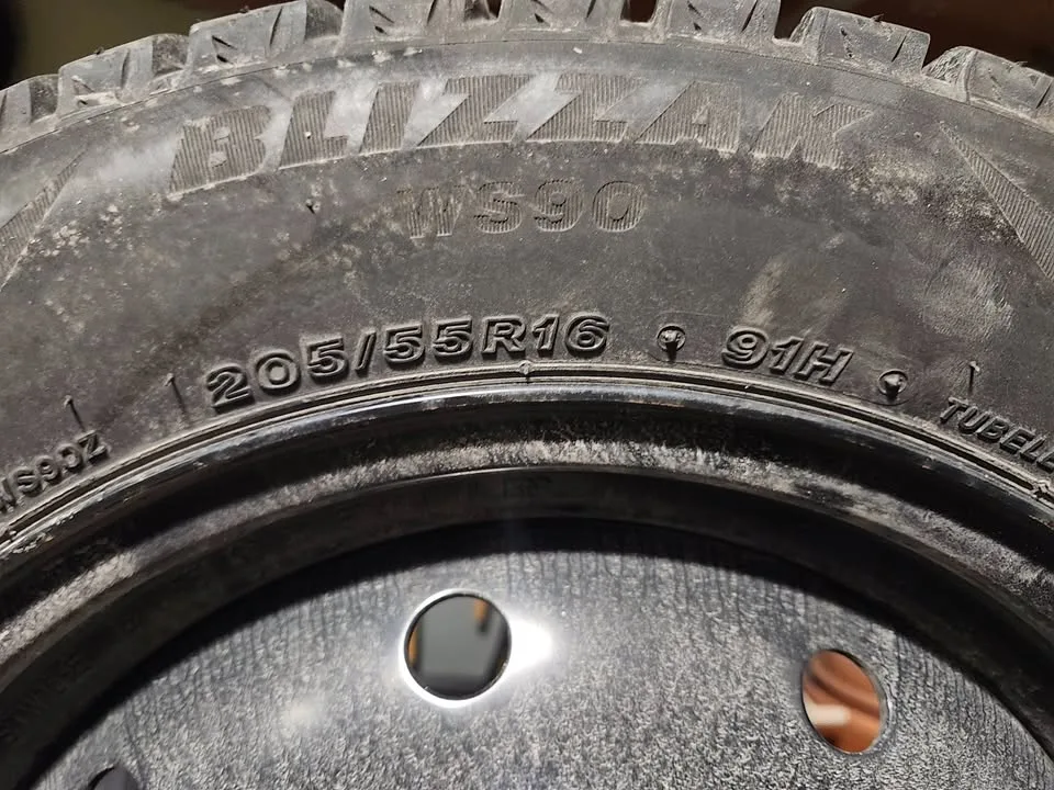 4 Bridgestone Blizzak Winter Tires on Rims – For Toyota Corolla image indicator(3)