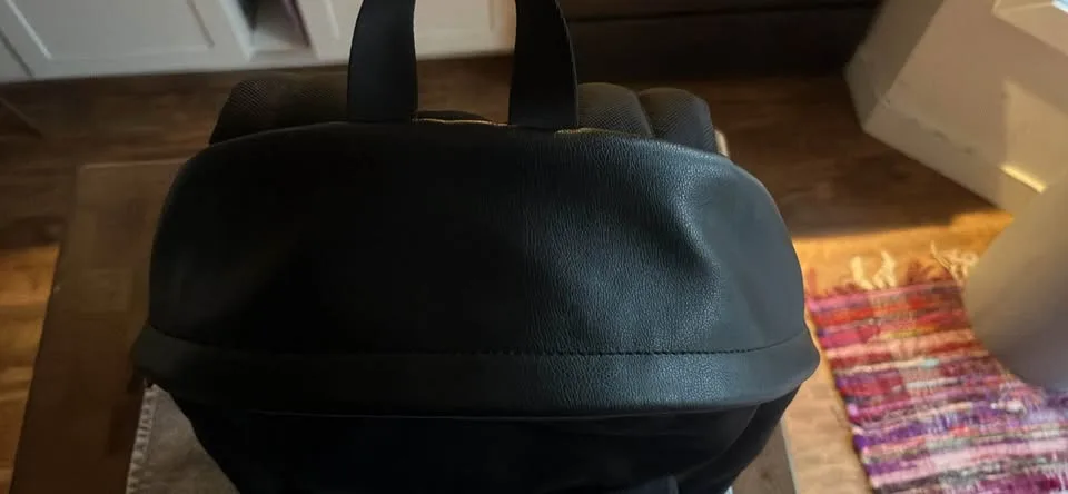 Fossil back pack image indicator(6)