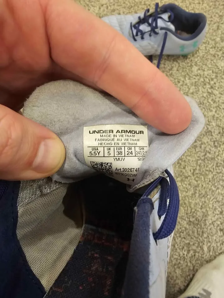 Under Armour junior soccer cleats size 5.5Y image indicator(3)