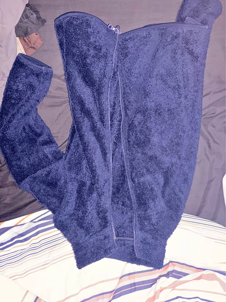 Uniqlo fuzzy sweater