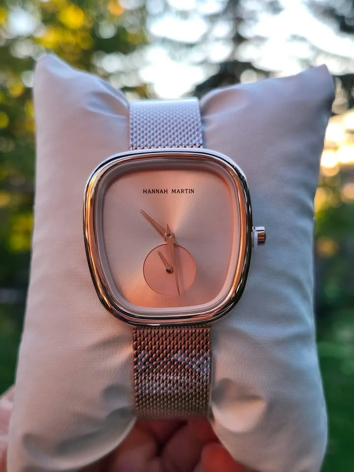 Business Women’s Rose Gold Watch – Elegant Style image indicator(3)