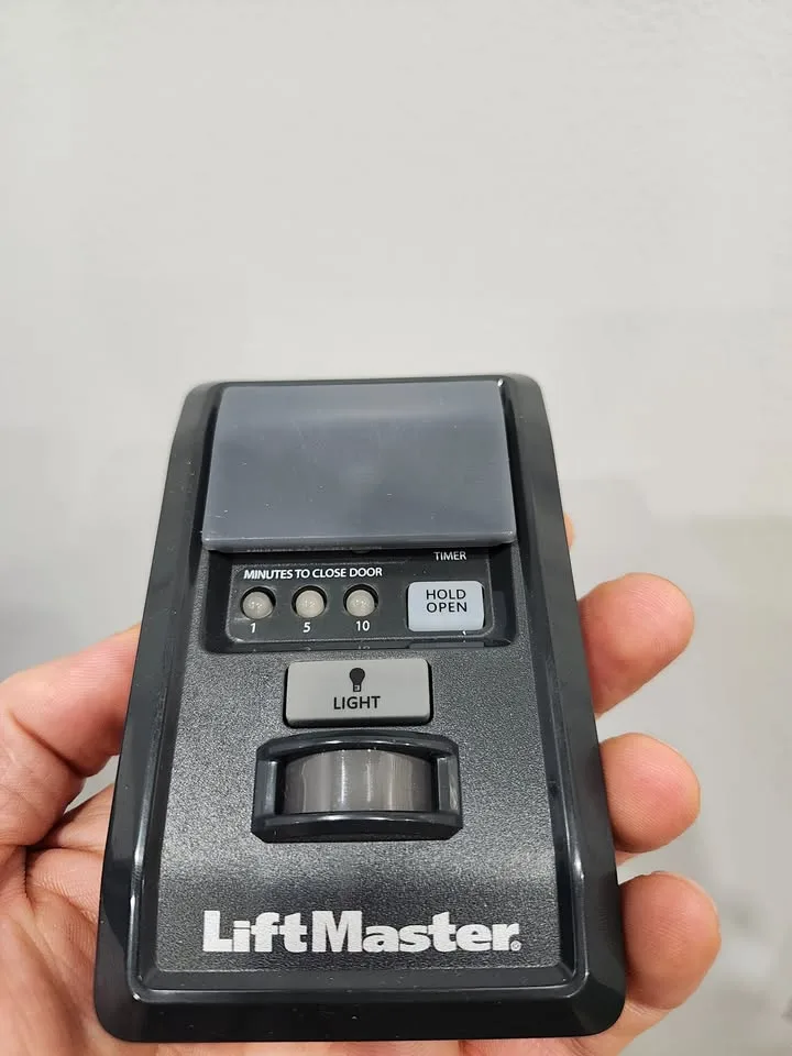 LiftMaster 881LMW Control Panel image indicator(2)