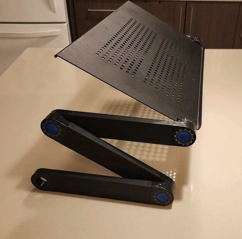 Adjustable and portable laptop desk image indicator(3)