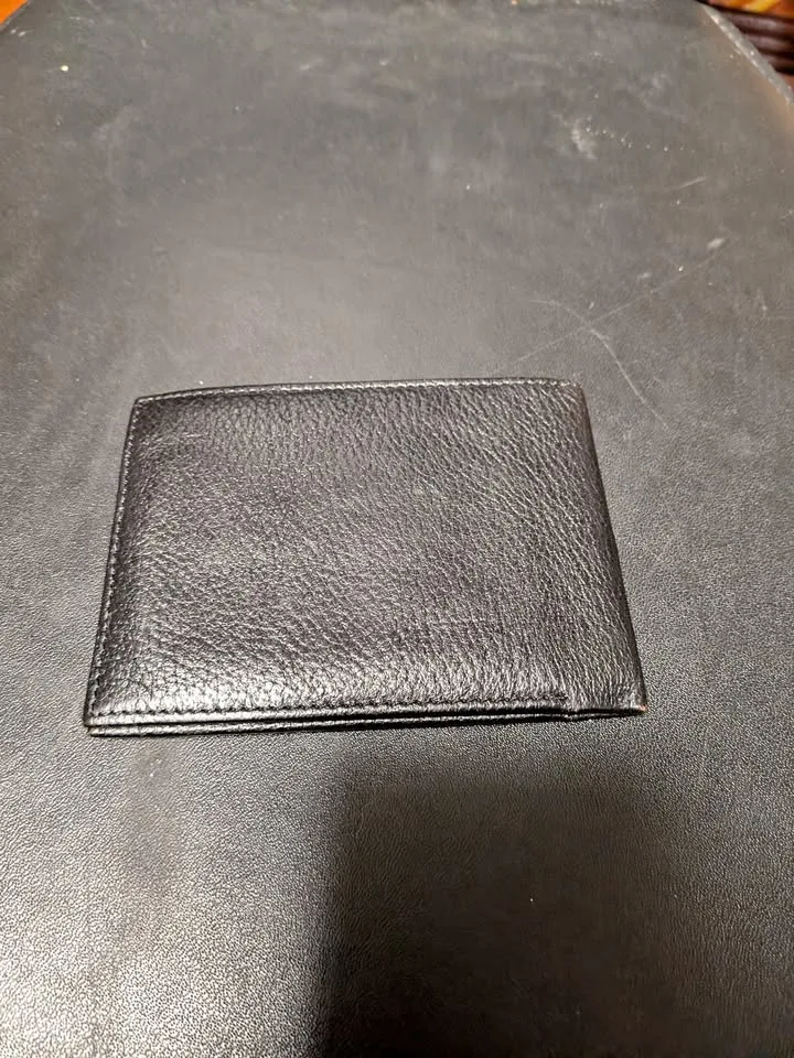 Vintage Marc Jacobs Men’s Black Bi-Fold Wallet – $100 thumbnail