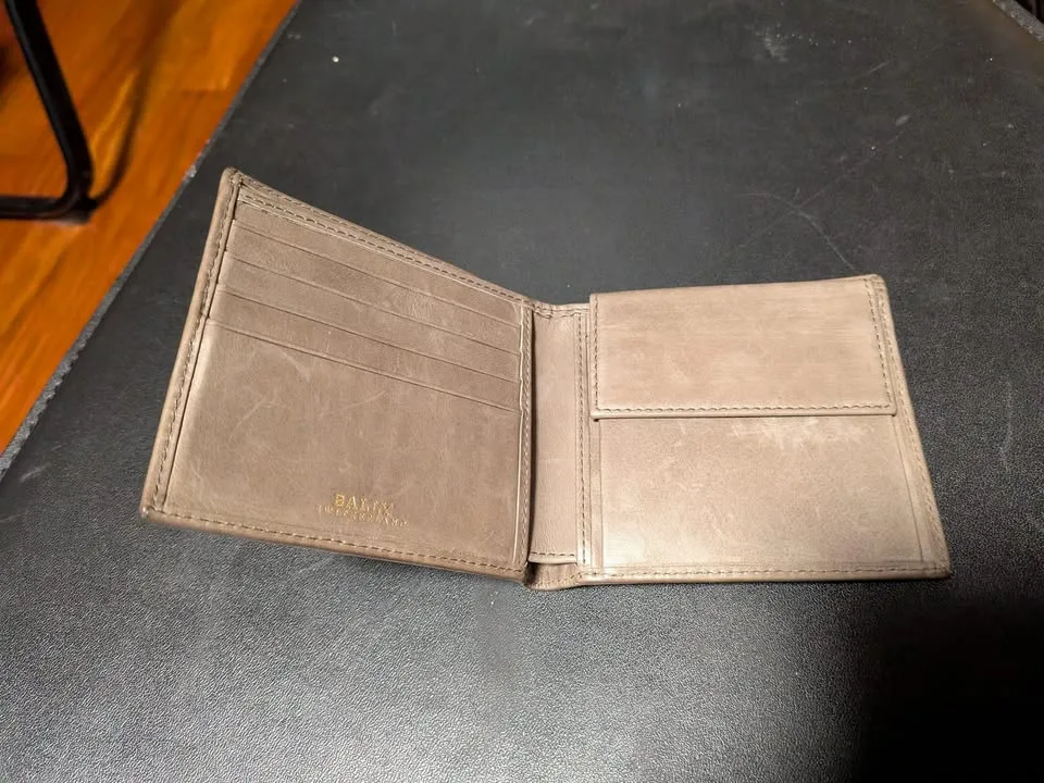 Bally Bi-Fold Wallet w/ Coin Holder – Distressed Calf Leather – image indicator(2)