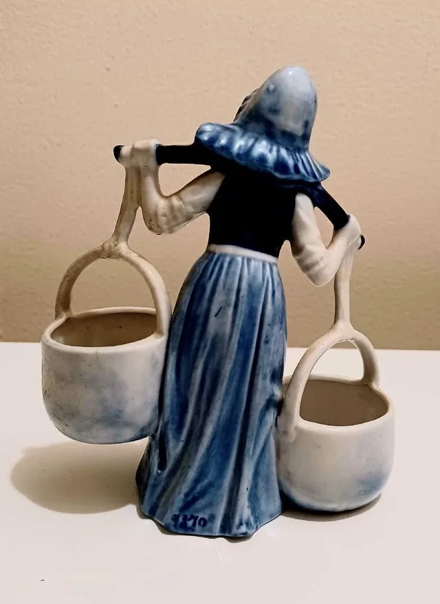 Vintage Porcelain Milk Maid Figurine image indicator(2)