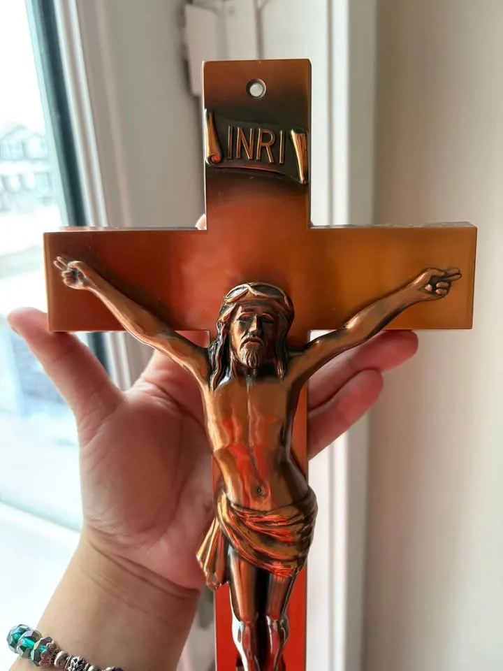 Vintage Parsons Bronze Crucifix image indicator(2)