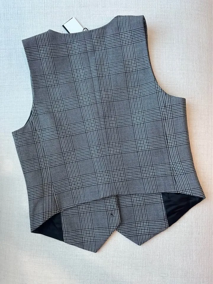 Aritzia Deniro Vest - Ressential Size 4 NWT image indicator(3)