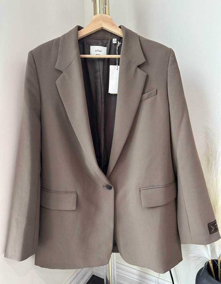 Aritzia Generation Blazer Size 10 NWT - photo 3