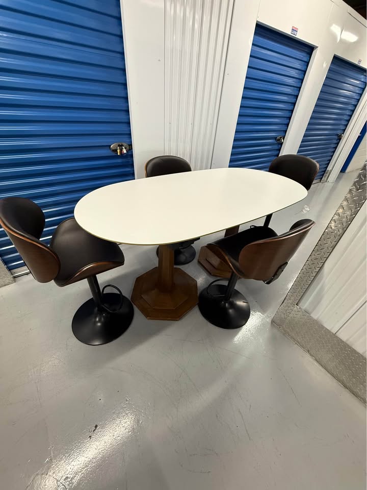 Unique Oval Table + 4 swivel bar-height chairs. - photo 2