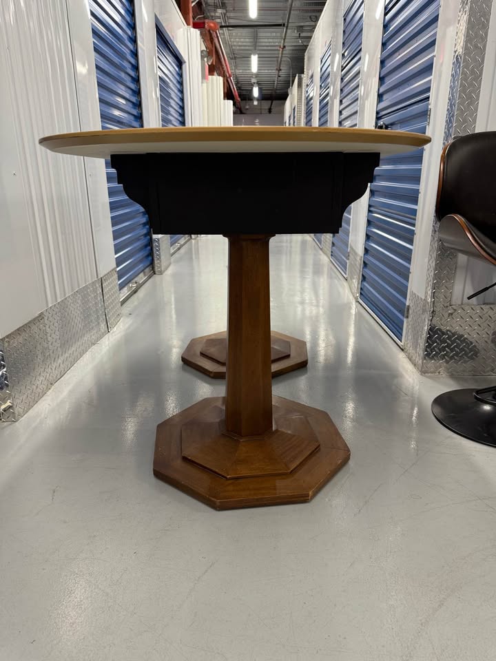 Unique Oval Table + 4 swivel bar-height chairs. - photo 4