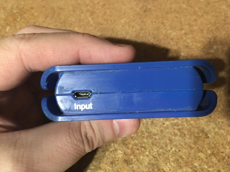 INSIGNIA MOBILE BATTERY PACK BLUE 5200MAH - photo 3