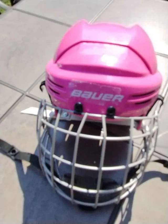 Girl & Boy Bauer Hockey Helmets image indicator(2)