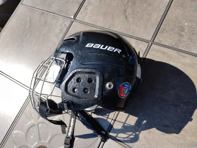 Girl & Boy Bauer Hockey Helmets image indicator(4)
