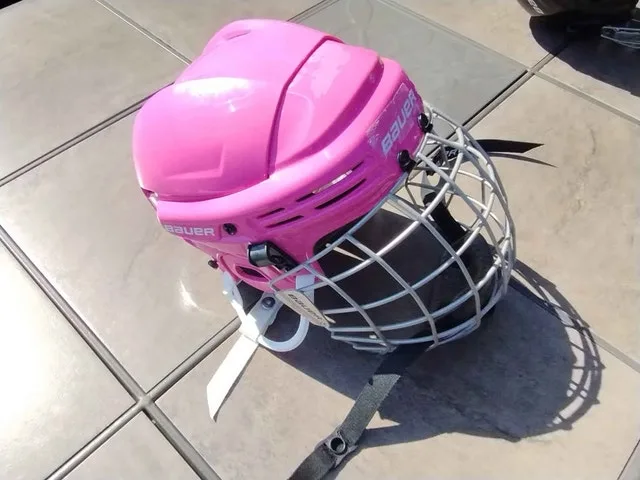 Girl & Boy Bauer Hockey Helmets image indicator(5)