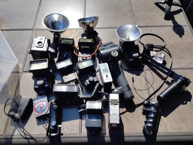 Vintage Collectible Cameras and Accessories image indicator(6)