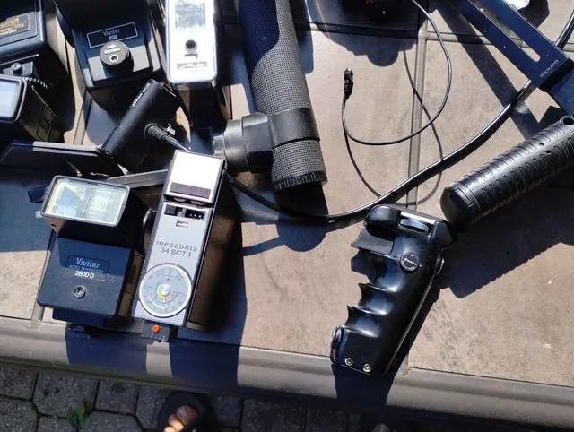 Vintage Collectible Cameras and Accessories image indicator(4)