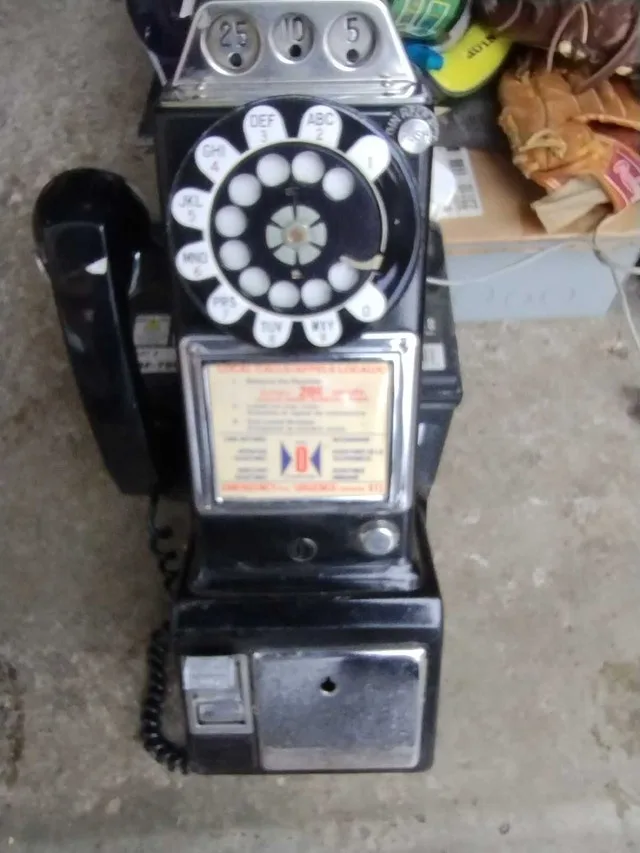 Vintage 60's Northern Telecom 3 Slot Pay Phone Made in Canada image indicator(3)