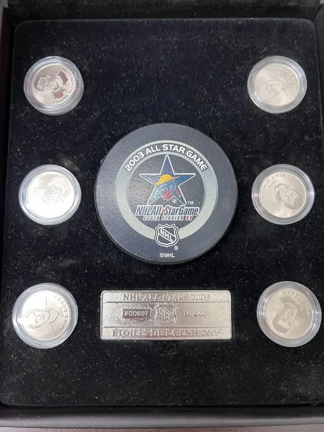 2003 CANADA NHL ALL STAR STAMP AND MEDALLION SET image indicator(6)
