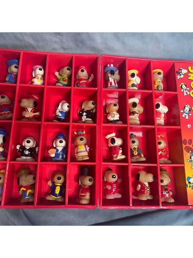 Vintage SNOOPY Many Lives of Snoopy Collection - Set of 28 image indicator(3)
