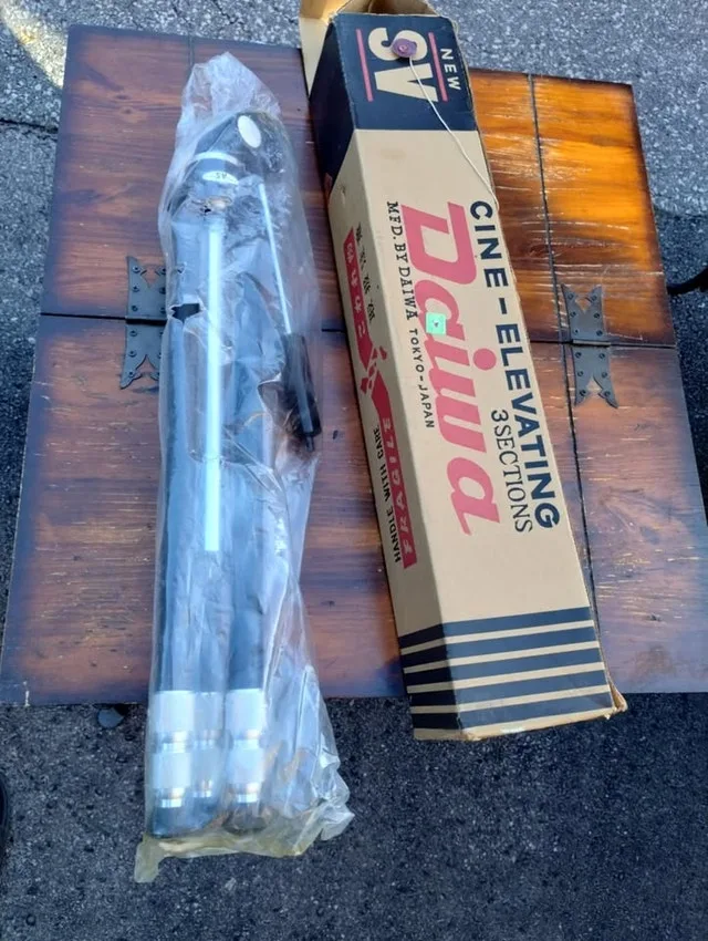 Vintage Daiwa SV Cine-Elevating Tripod thumbnail