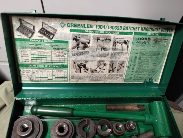 Greenlee 1904 Slug-Buster Ratchet Punch Driver Kit - photo 3