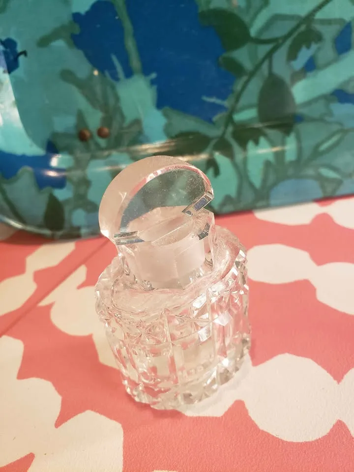 Pair of Antique Crystal Perfume Bottles image indicator(5)