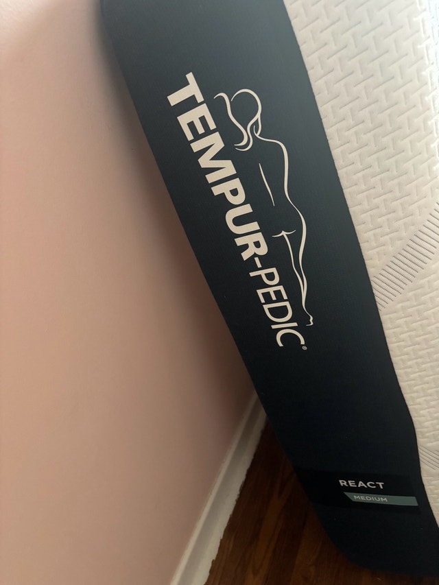 Tempur-Pedic React 2.0 Medium Twin XL Mattress
