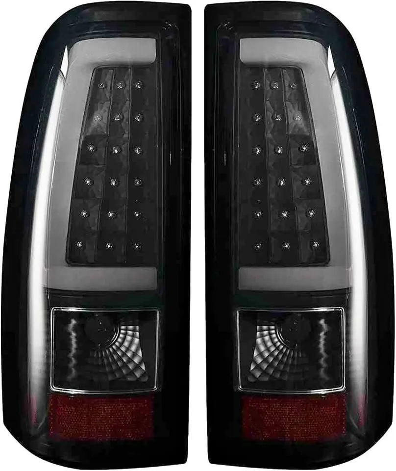 Tail Light Assembly Chevy Silverado 2003-2006