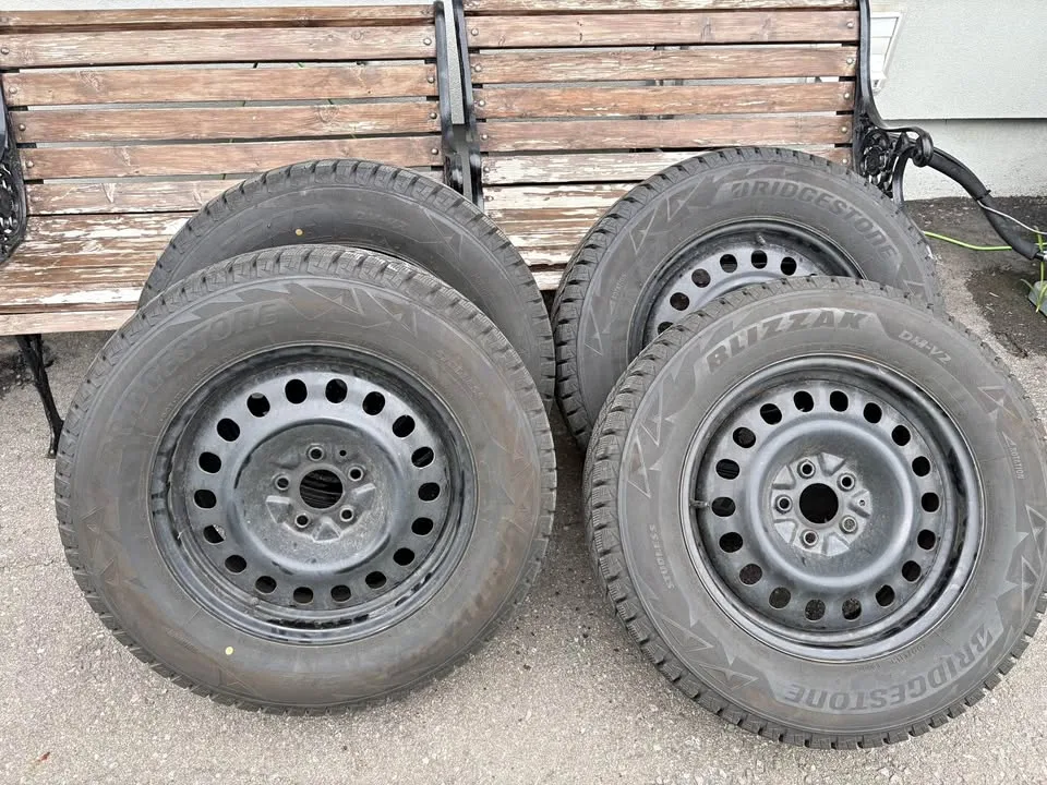 Bridgestone Blizzak DMV2 Winter Tires - 235/65R17 thumbnail