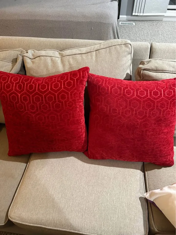 Red Throw Pillows image indicator(2)