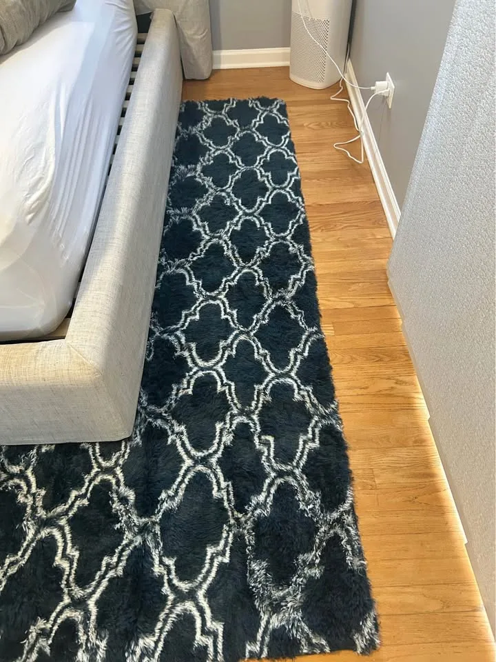 8x10 Area Rug - brand new! image indicator(2)