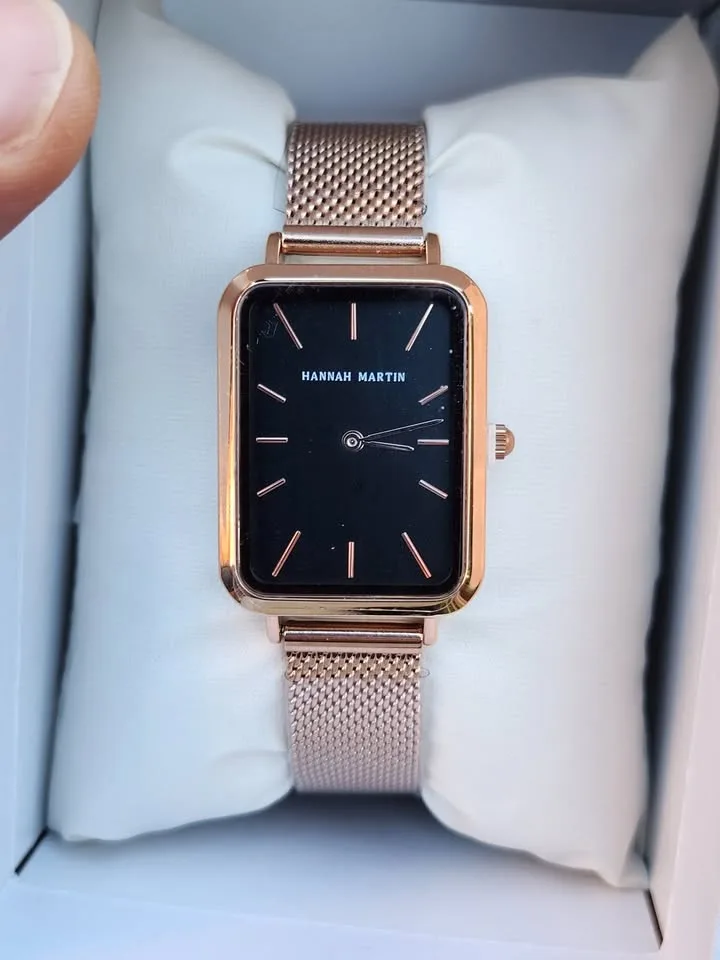 Business Women’s Watch – Black Face with Rose Gold Band image indicator(2)