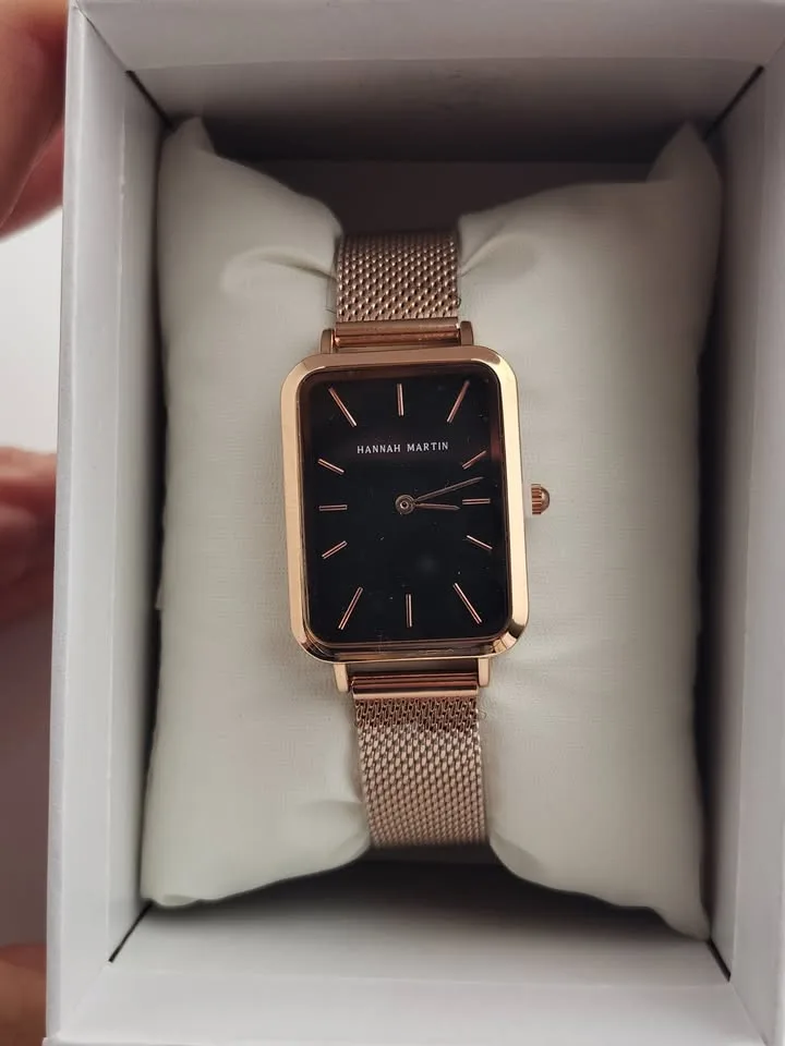 Business Women’s Watch – Black Face with Rose Gold Band image indicator(5)